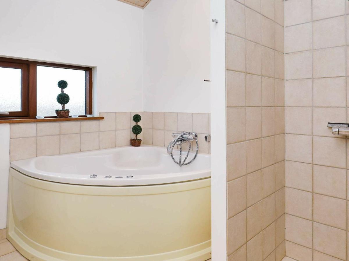 Three-Bedroom Holiday Home In Ulfborg 27 Thorsminde Kültér fotó